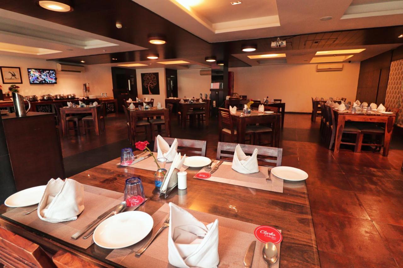 Hotel Clarks Collection Vadodara Bagian luar foto