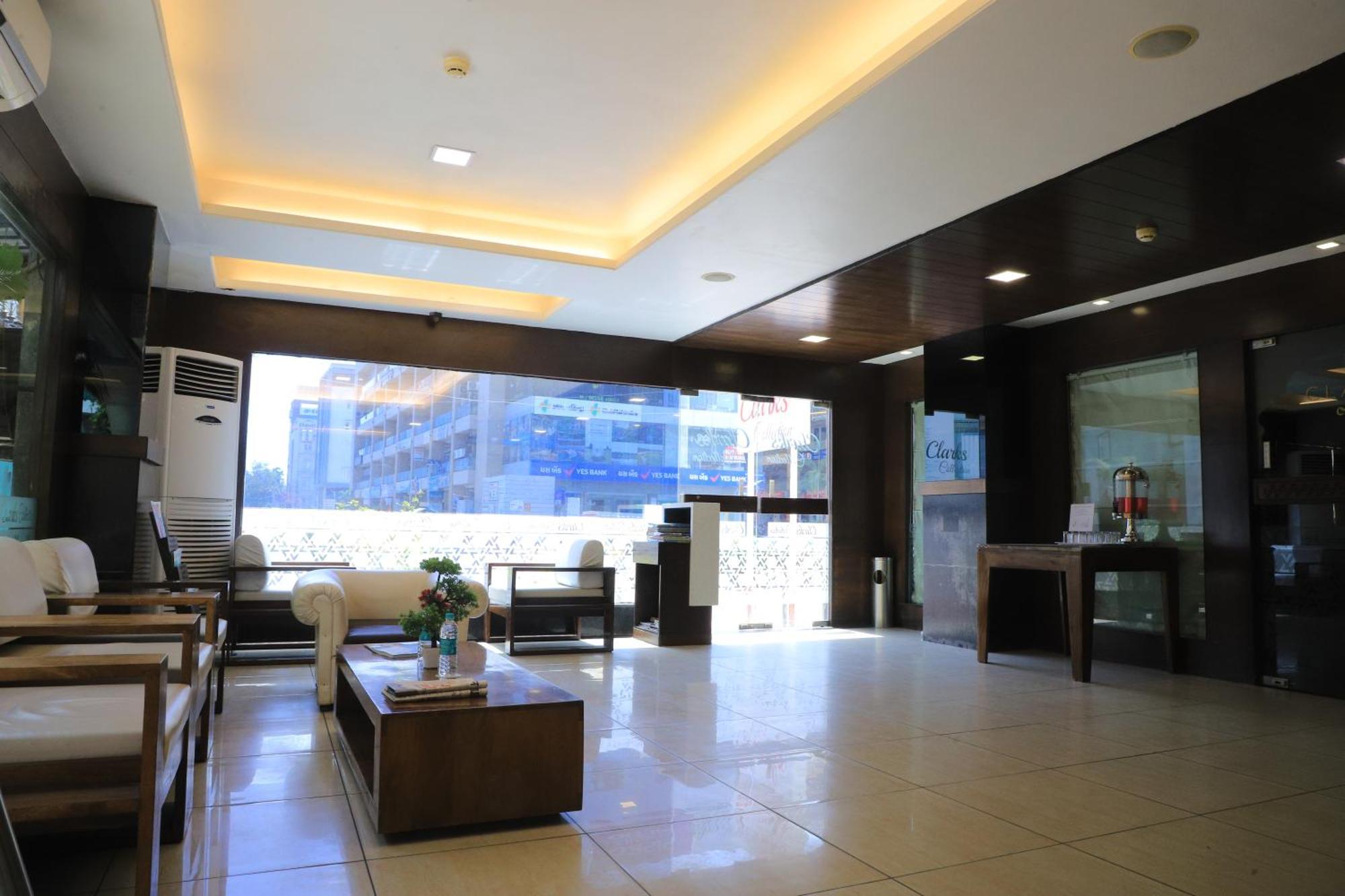 Hotel Clarks Collection Vadodara Bagian luar foto