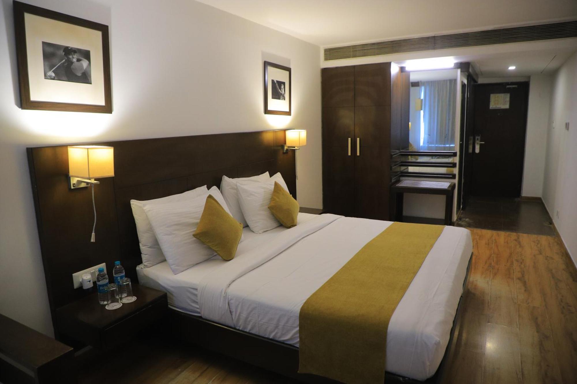 Hotel Clarks Collection Vadodara Bagian luar foto