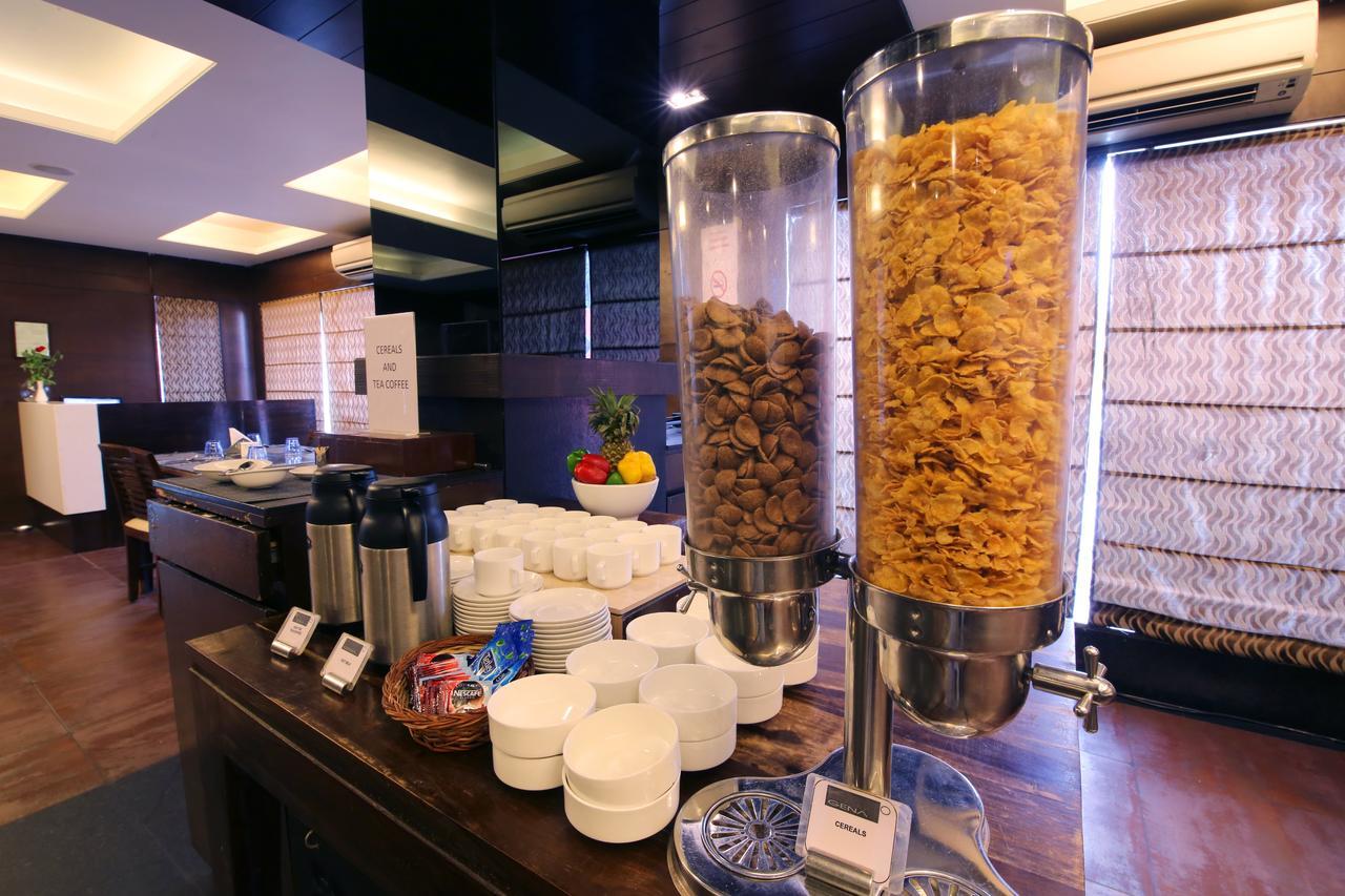 Hotel Clarks Collection Vadodara Bagian luar foto